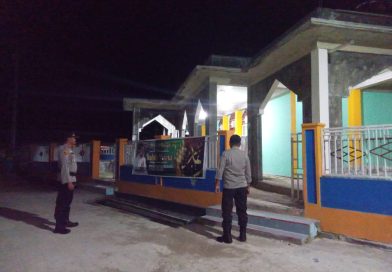 Berikan Rasa Aman, Kapolsek Walea Kepulauan Pimpin Pengamanan Shalat Tarawih
