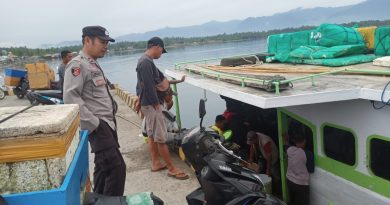Patroli di Pelabuhan, Polsek Bunta Imbau Nelayan Waspada Cuaca Ekstrem