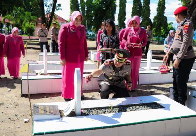Kapolres Banggai Pimpin Upacara Ziarah dan Tabur Bunga di TMP Tanjung Tuwis