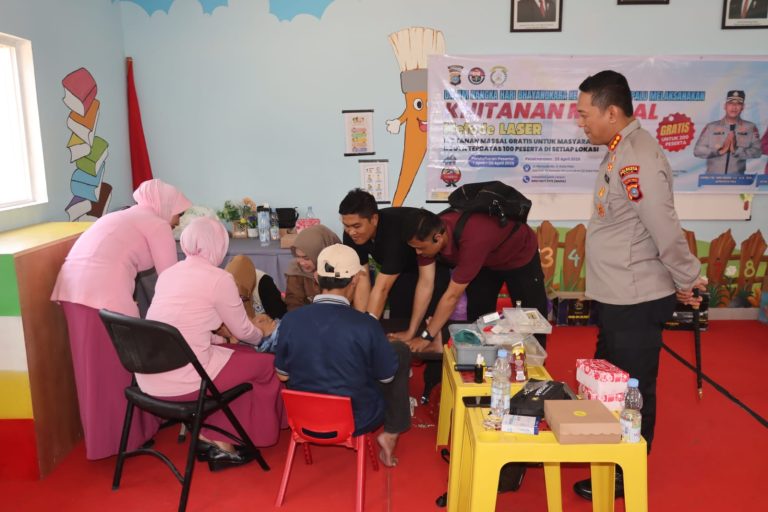 Khitanan Massal Gratis di Palu: Bukti Kepedulian Polresta dan Bhayangkari