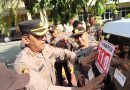 Kapolresta Palu Pimpin Penempelan Stiker Layanan Polri 110 pada Seluruh Kendaraan Dinas sebagai Wujud Peningkatan Pelayanan kepada Masyarakat