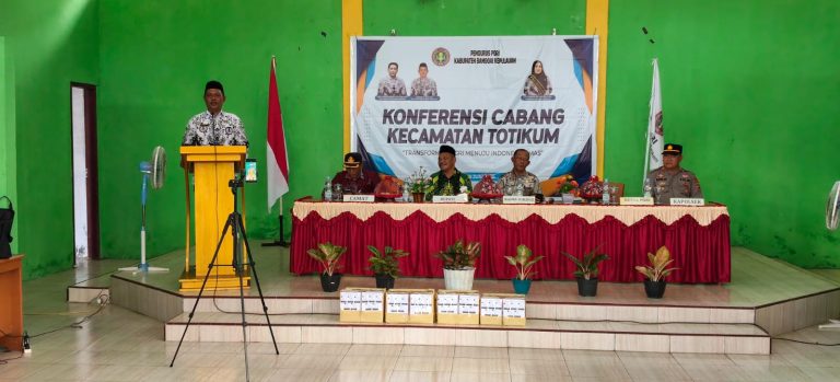 Kapolsek Totikum Hadiri Kegiatan PGRI, Situasi Wilayah Hukum Aman Terkendali