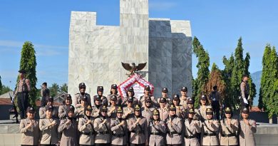 Peringati Hari Bhayangkara ke-80, Polda Sulteng Gelar Upacara Ziarah dan Tabur Bunga di Taman Makam Pahlawan