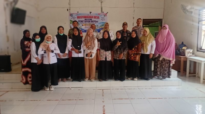 Kawal Pembangunan Desa, Bhabinkamtibmas Polsek Tinangkung Hadiri Musdes RKPDes Bungin 2027