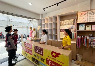 Melalui Patroli Dialogis Di Palu Plaza Polwan Ditsamapta Polda Sulteng Tingkatkan Kehadiran Polisi