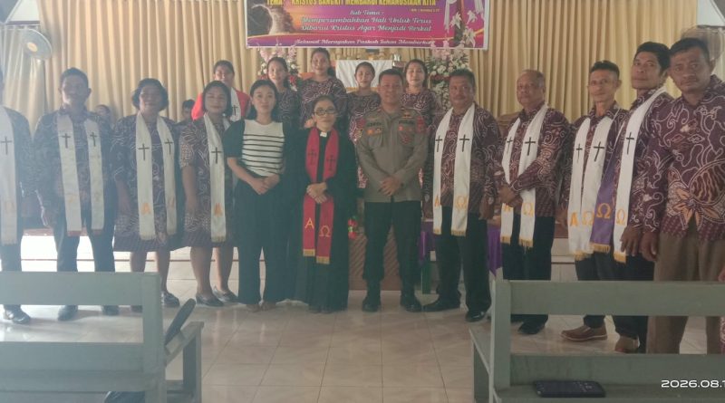 Polsek Liang Gelar Minggu Kasih di Gereja Eben Heizer Okumel, Perkuat Silaturahmi dan Kamtibmas