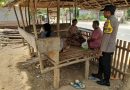 Sambangi Warga Desa Kautu, Bhabinkamtibmas Polsek Tinangkung Sosialisasikan Kamtibmas dan Cegah Karhutla