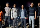 Cepat Tanggap, Personel Polres Bangkep dan Polsek Tinangkung Padamkan Kebakaran Lahan Warga di Desa Baka