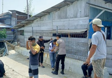 Gencarkan Kamtibmas dan Cegah Karhutla, Polsek Tinangkung Sapa Warga di Pasar Rakyat Salakan
