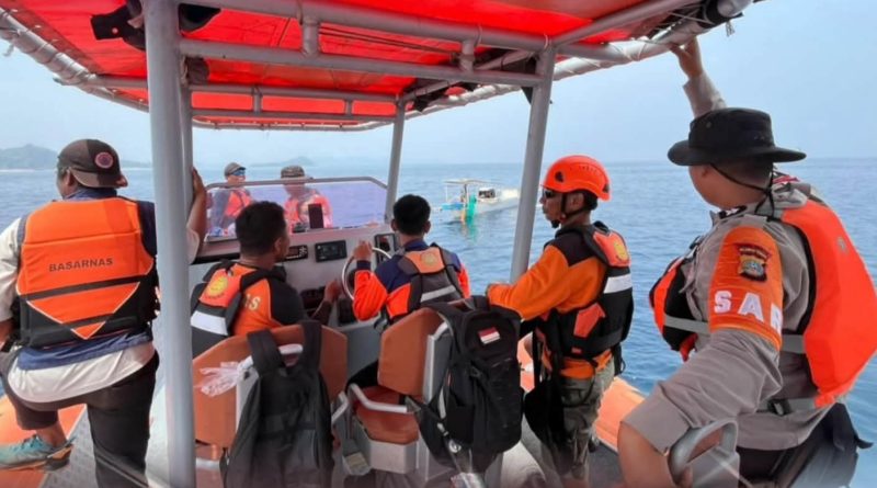Hari Ke-4, SAR Brimob Sulteng Menerjang Perairan Pulau Kabetan Cari Warga Hilang