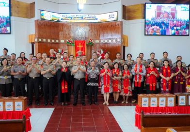 Kapolresta Banggai Turun Langsung Menyapa Jemaat, Sinergi Polri Lewat Minggu Kasih