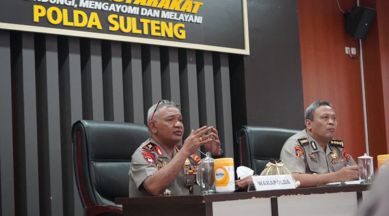 Wakapolda Sulteng Pimpin Anev Pelayanan Polisi 110, SPKT dan Tugas Pamapta, Tekankan Peningkatan Kualitas Pelayanan Publik