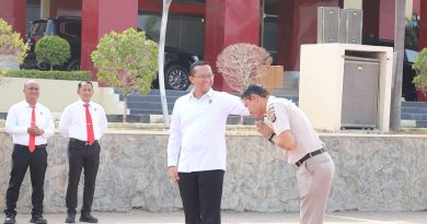 Apresiasi Pengabdian Lebih dari 12 Tahun, Dirreskrimsus Polda Sulteng Hadiahkan Umrah kepada ASN