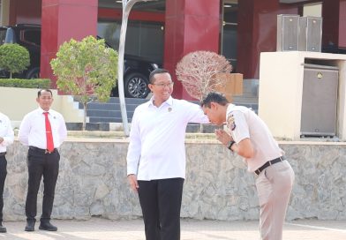 Apresiasi Pengabdian Lebih dari 12 Tahun, Dirreskrimsus Polda Sulteng Hadiahkan Umrah kepada ASN